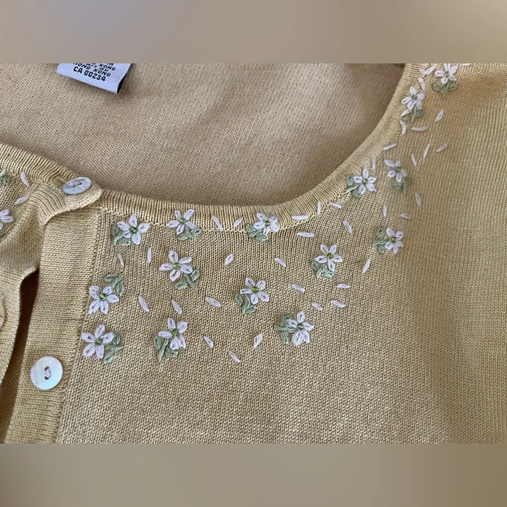 Cottagecore sweater 🌼 - Picture 2 of 4